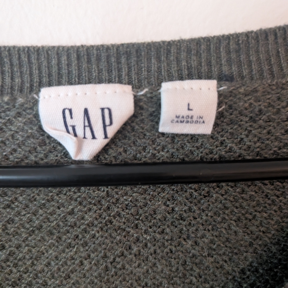 3 For $12 Clearance GAP Womens Cotton V-Neck Sweater‎ - Picture 2 of 4